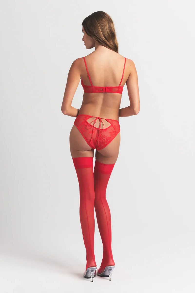 תמונת דוגמן אחורית של PEEK-A-BOO BIKINI