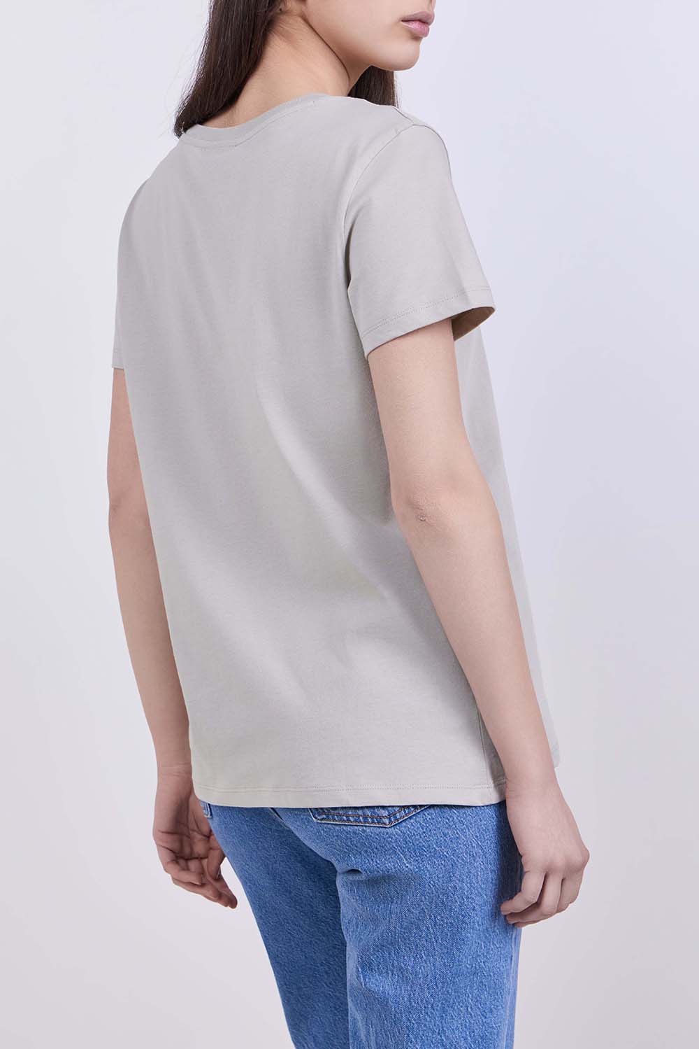 תמונת דוגמן אחורית של חולצת טי