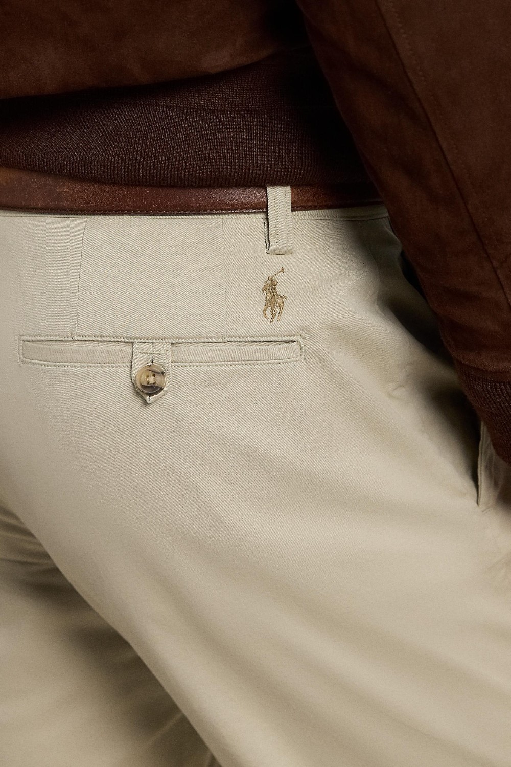 תמונת תקריב דוגמן של מכנסי צ&rsquo;ינו