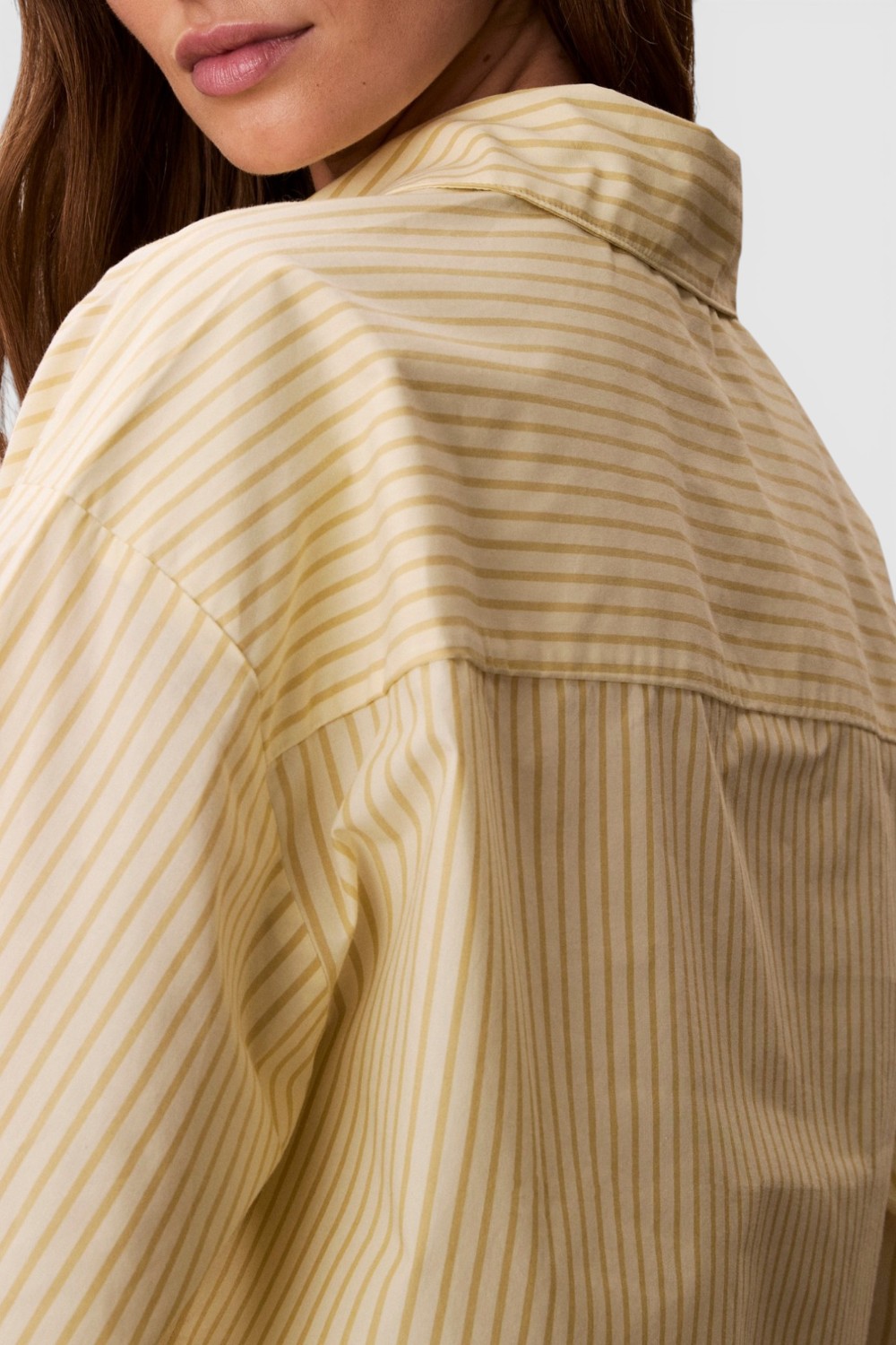 חולצה מכופתרת קרופ