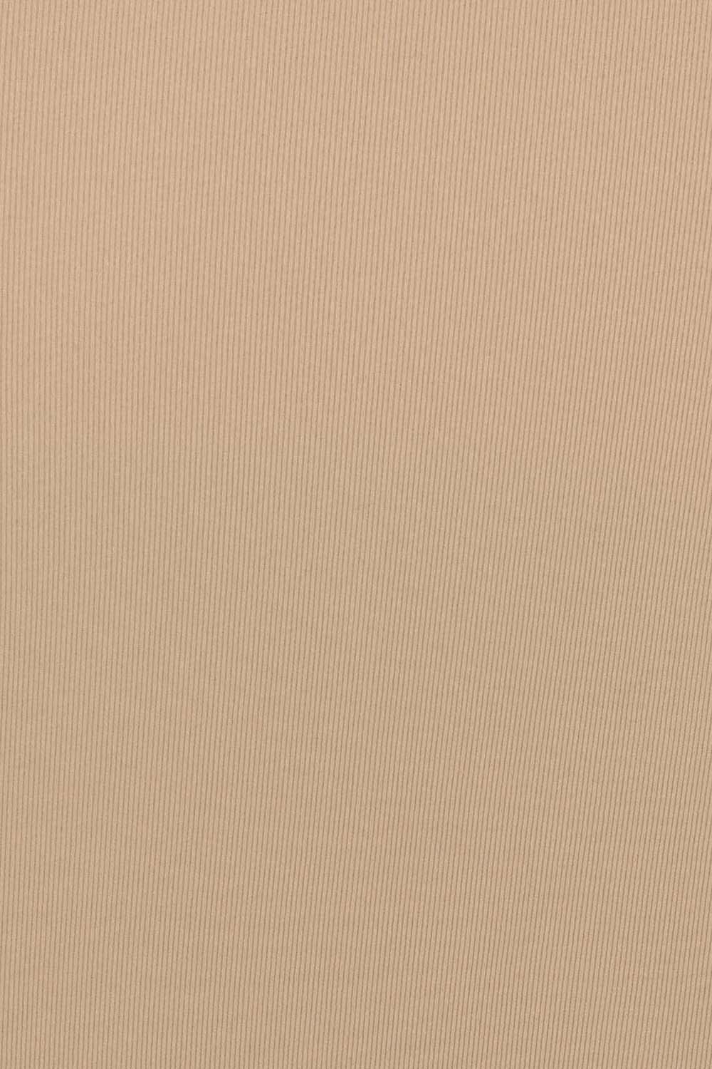 תמונת תקריב דוגמן של HIGH WAIST THONG