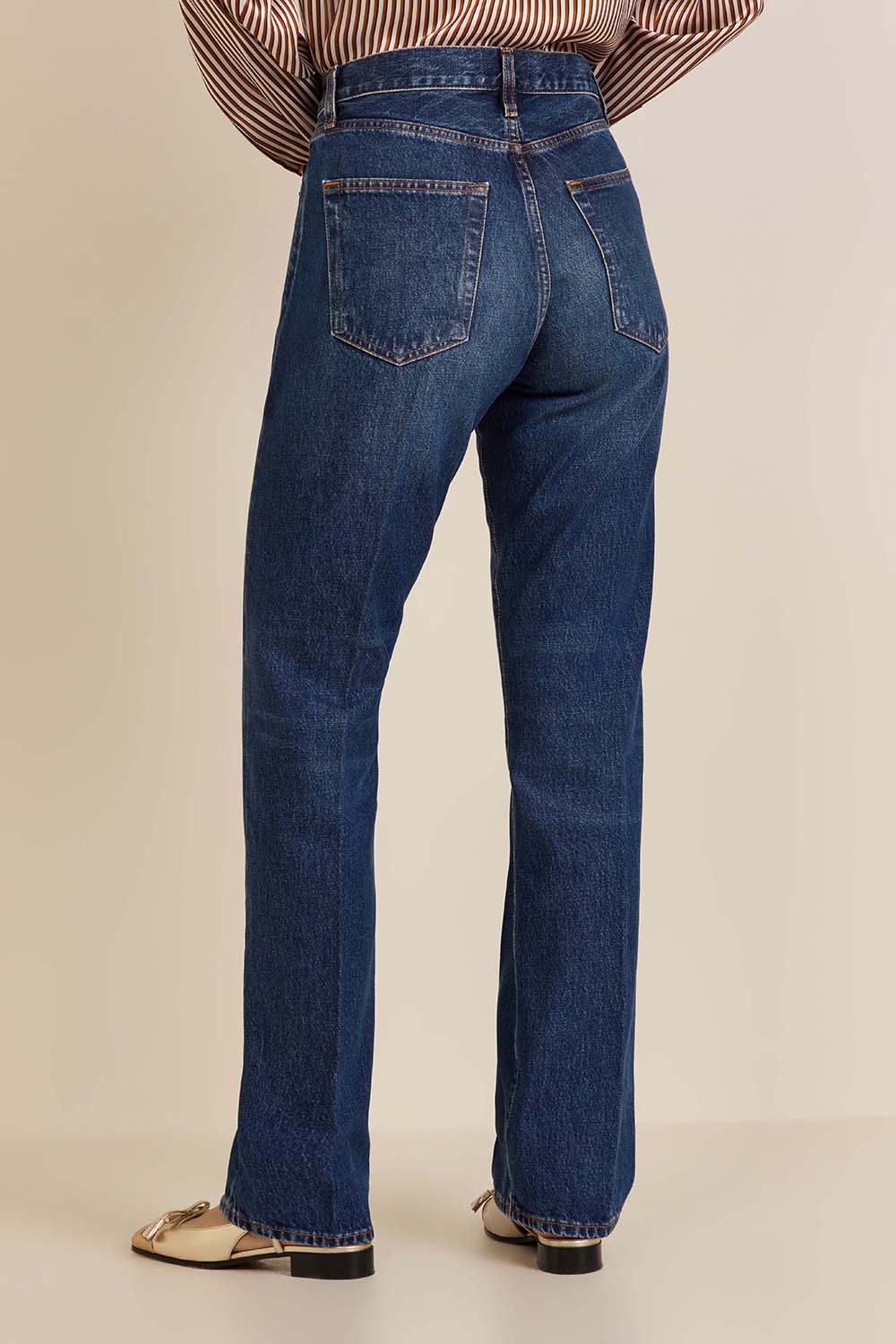 תמונת דוגמן אחורית של מכנסי ג'ינס