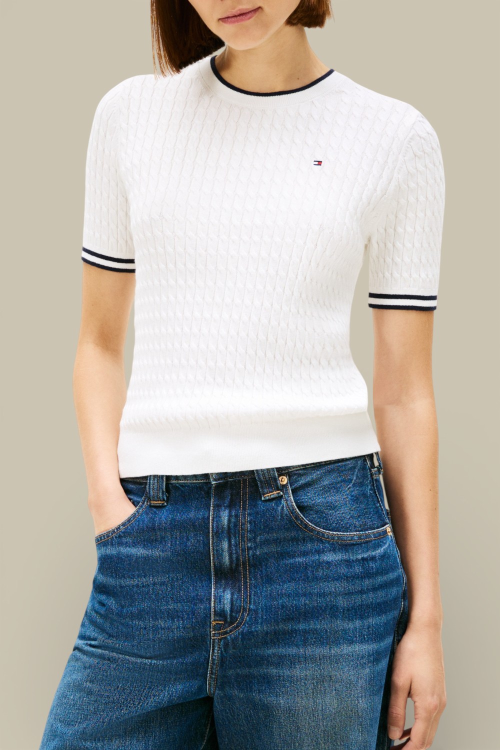 תמונת דוגמן קידמית של חולצת טי