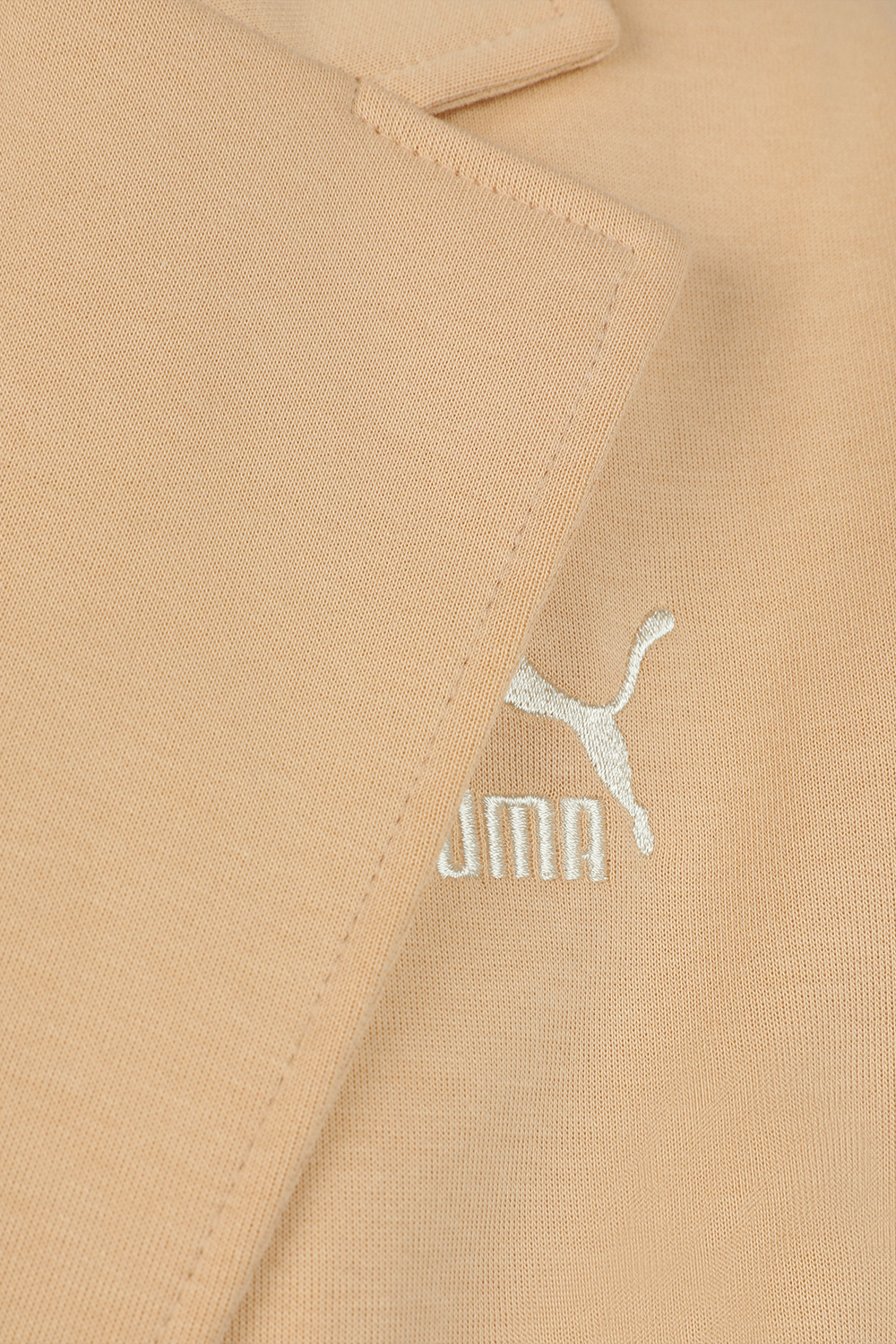 תמונה אחורית של בלייזר טי 7 מבדים ממוחזרים