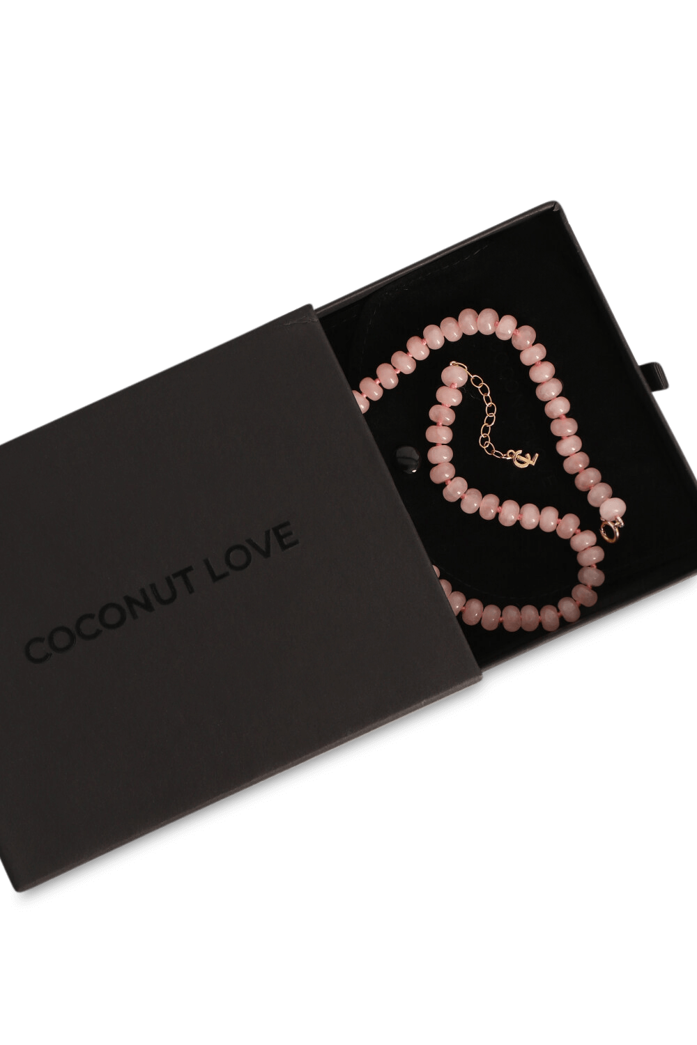 תמונה אחורית של שרשרת אבנים