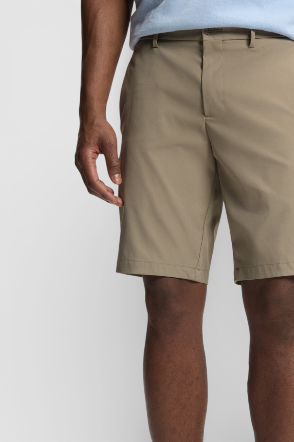 תמונת תקריב דוגמן של מכנסיים קצרים