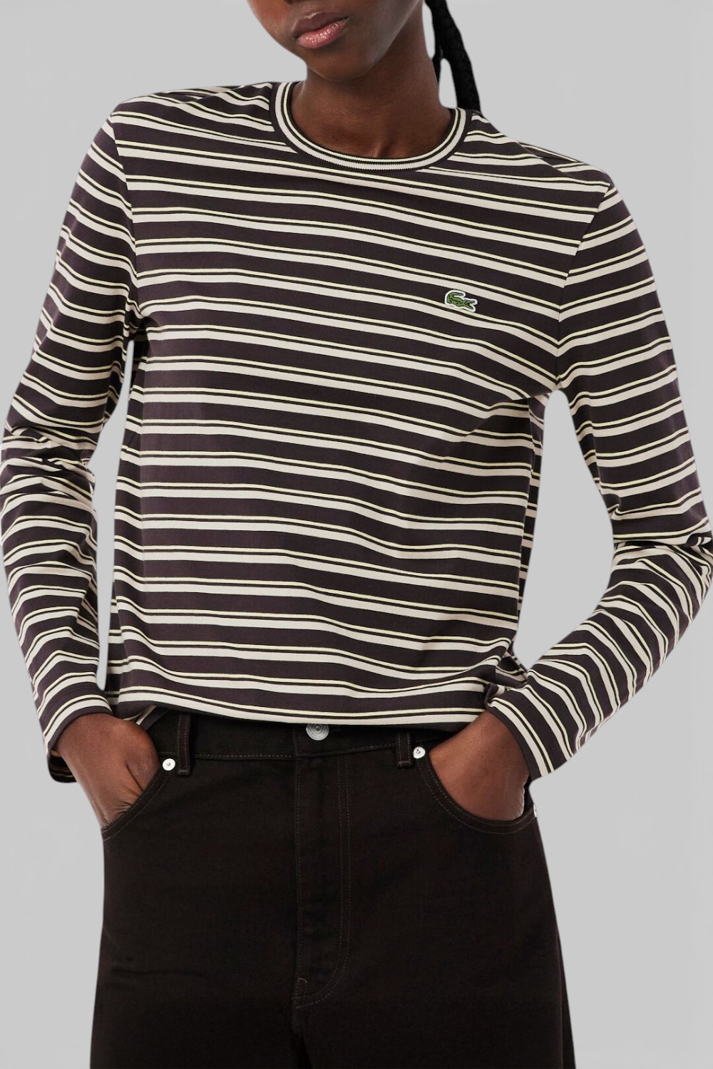 תמונת דוגמן קידמית של חולצת טי