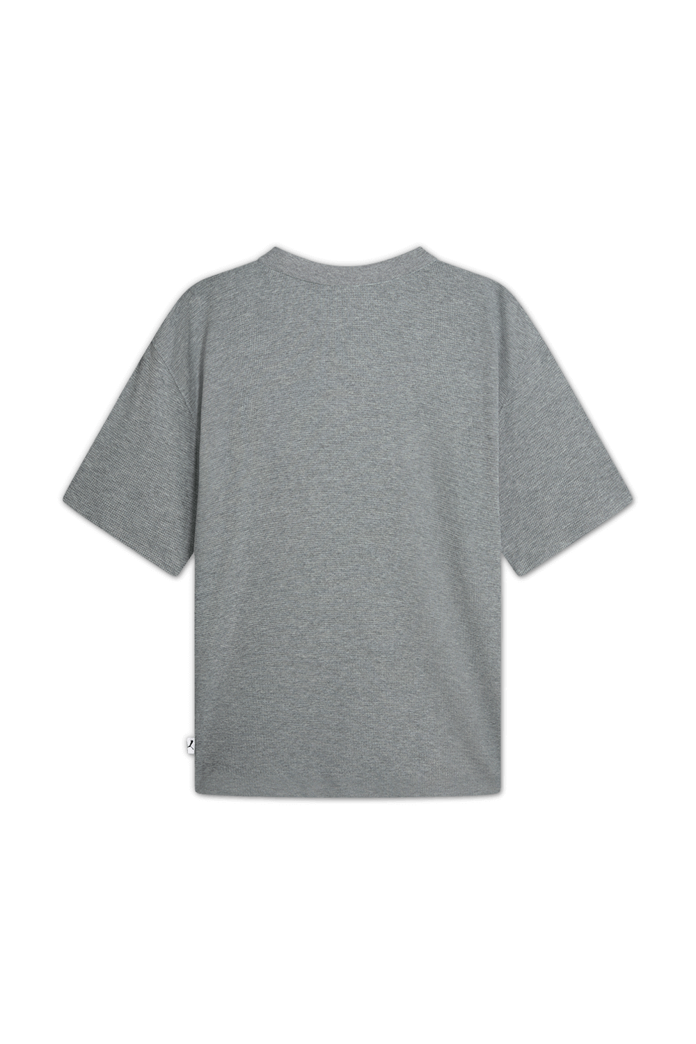 תמונה אחורית של חולצת טי