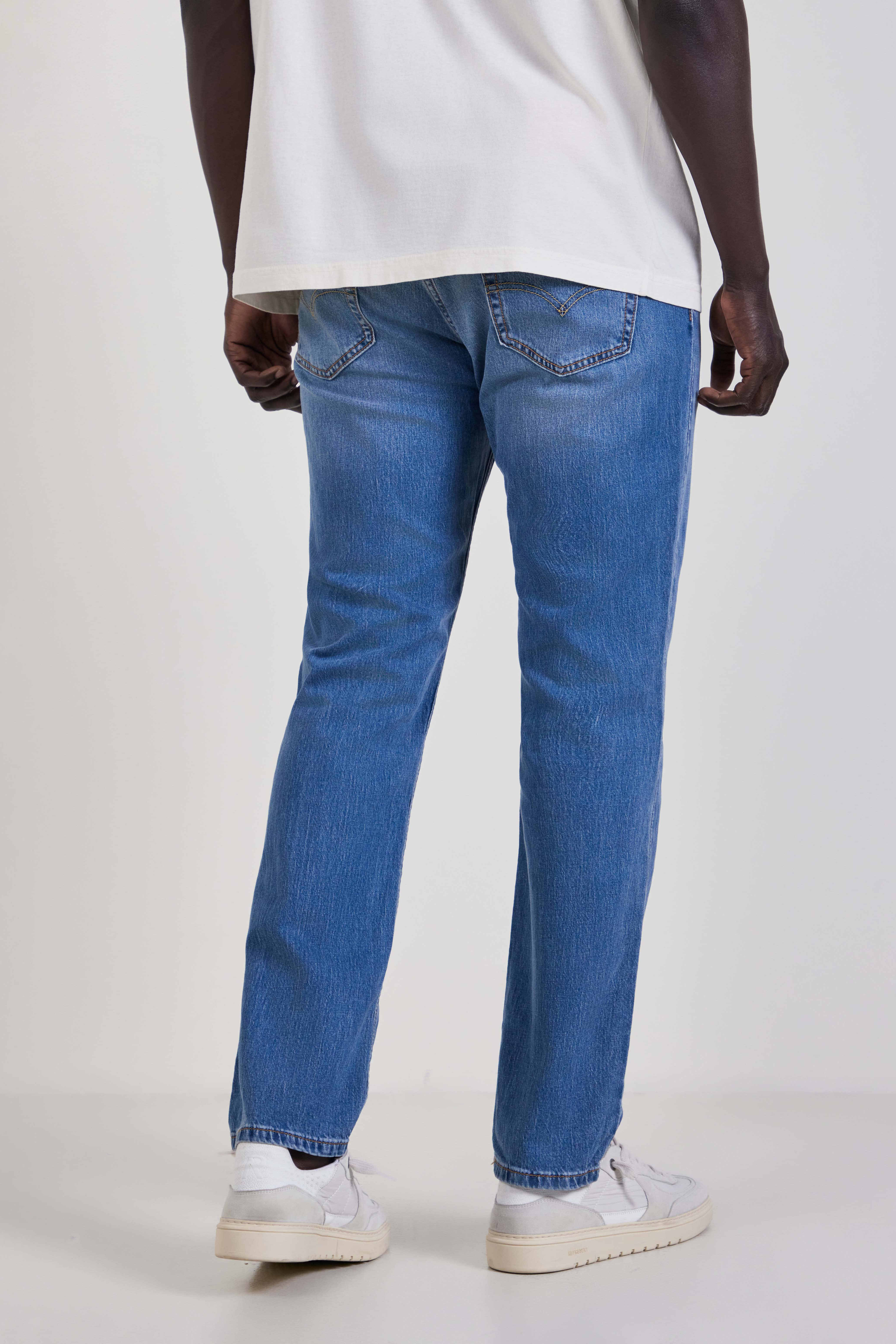 תמונת דוגמן אחורית של מכנסי ג'ינס 511 בגזרת סלים