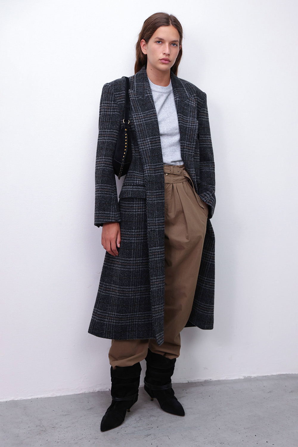 תמונת דוגמן קידמית של מעיל צמר ארוך