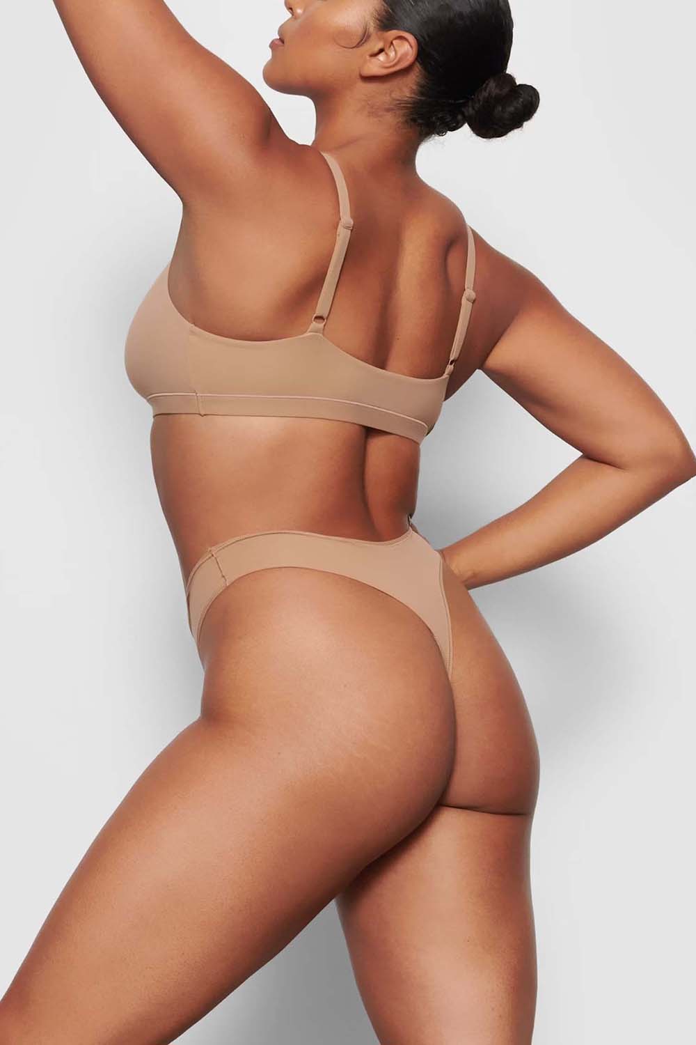 תמונת תקריב דוגמן של THONG