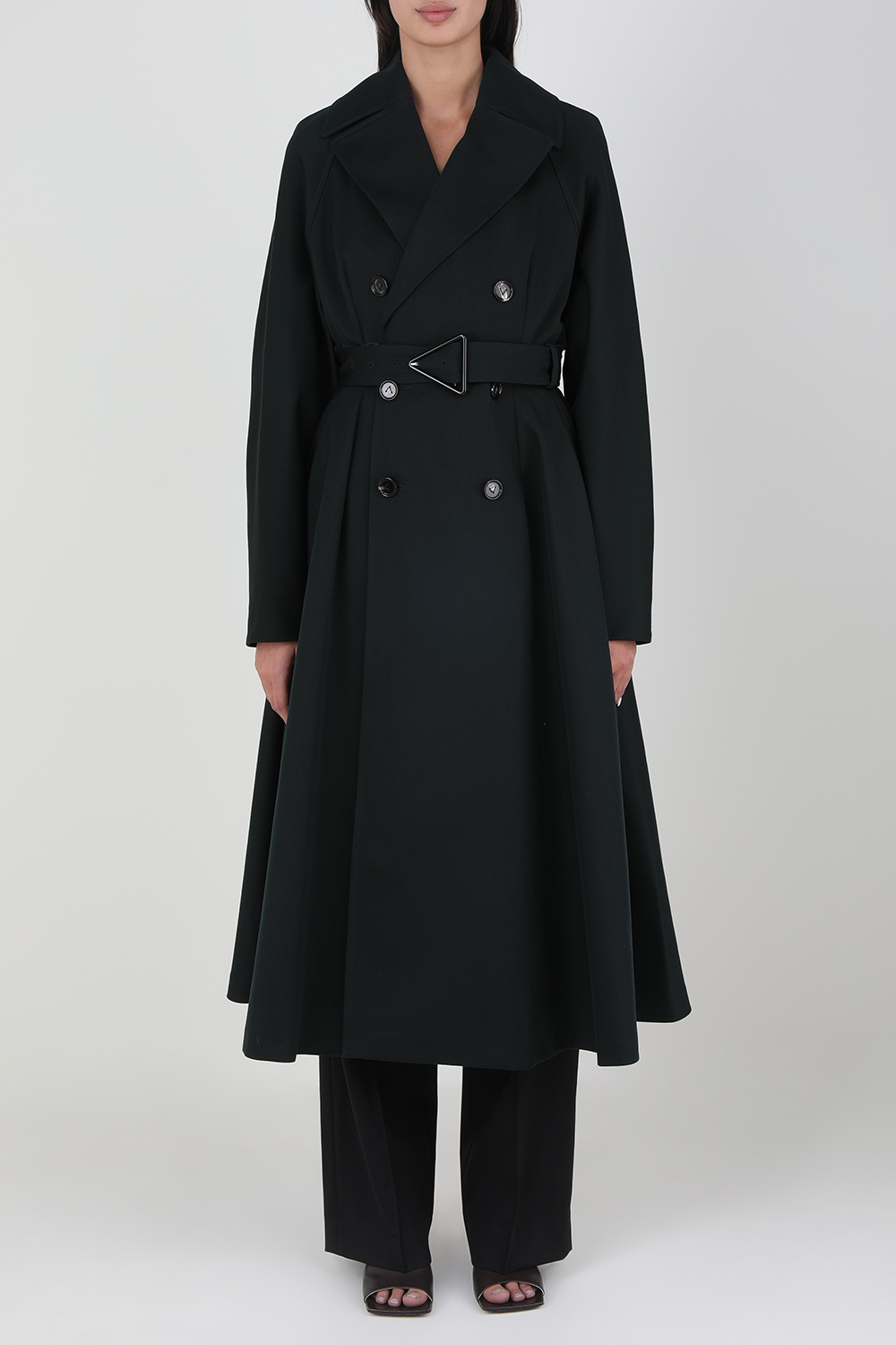 תמונת דוגמן קידמית של מעיל טרנץ' מצמר