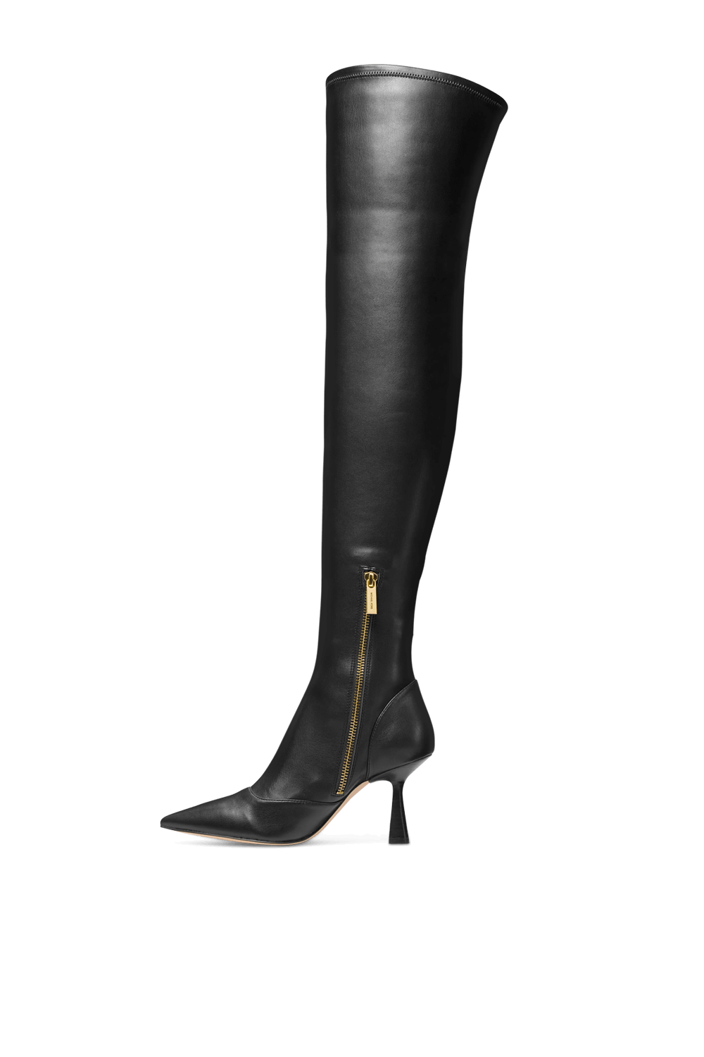 תמונת תקריב של מגפי עקב קלרה