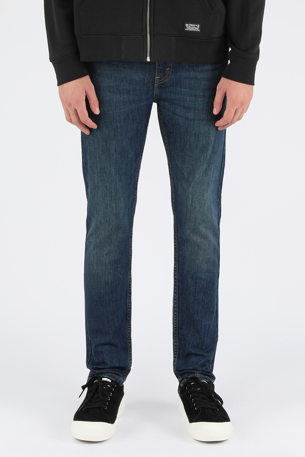 תמונת דוגמן קידמית של מכנסי סלים ג'ינס 512