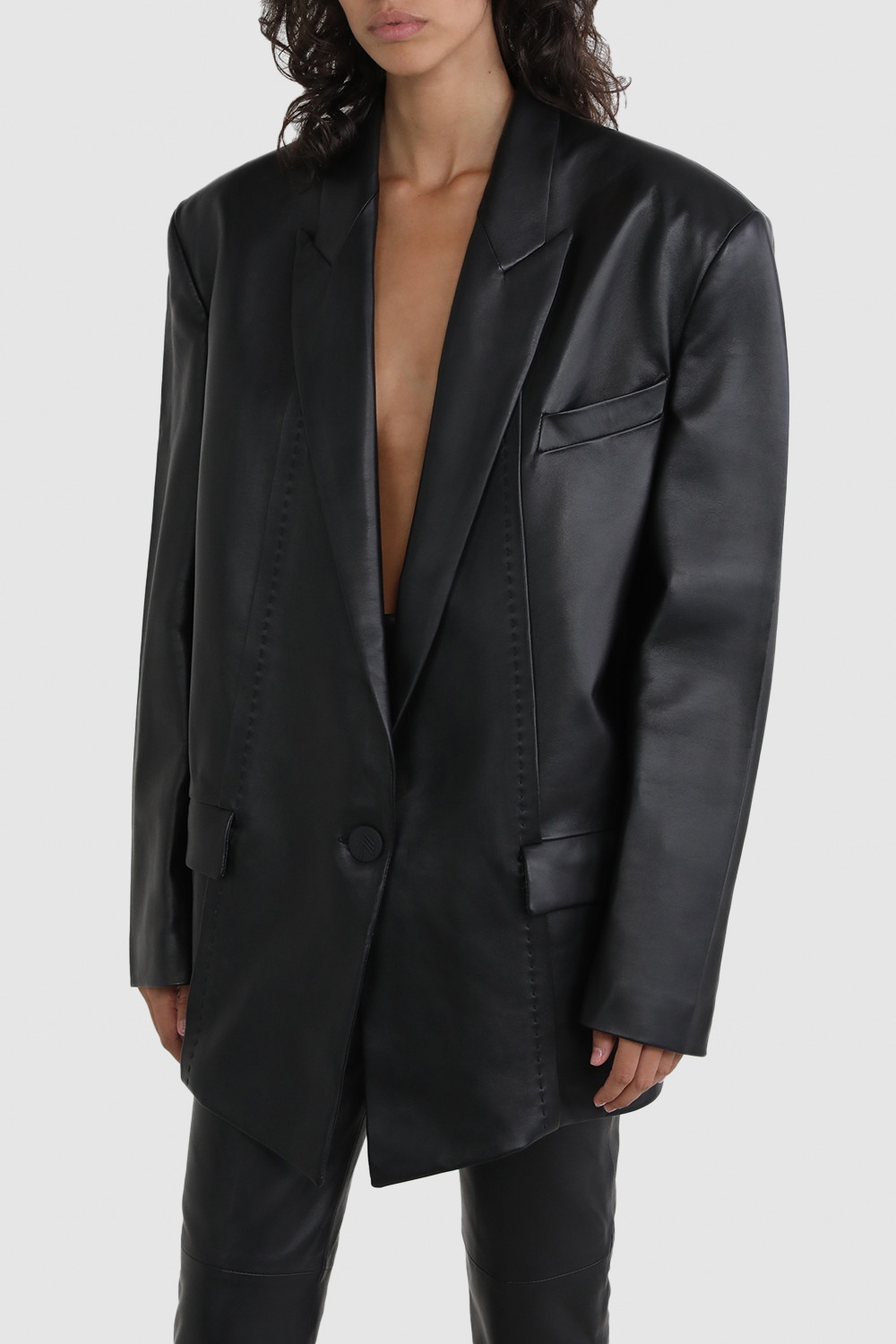 תמונת דוגמן קידמית של ז`קט עור