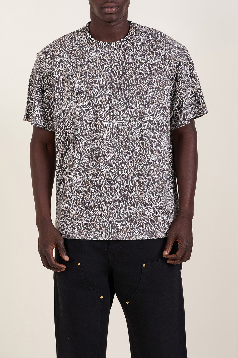 תמונת דוגמן קידמית של חולצת טי