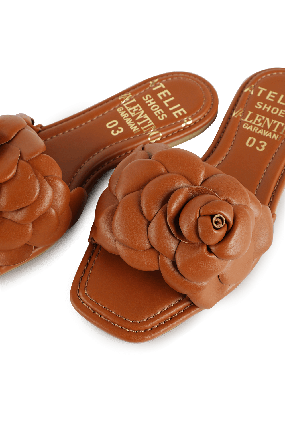 תמונת תקריב של Atelier Shoes 03 Rose Edition Sliders in Brown