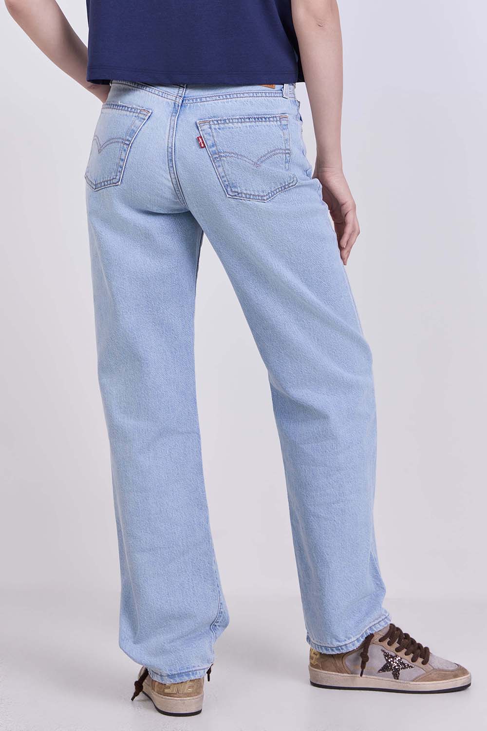 תמונת דוגמן אחורית של מכנסי ג'ינס Easy Dad