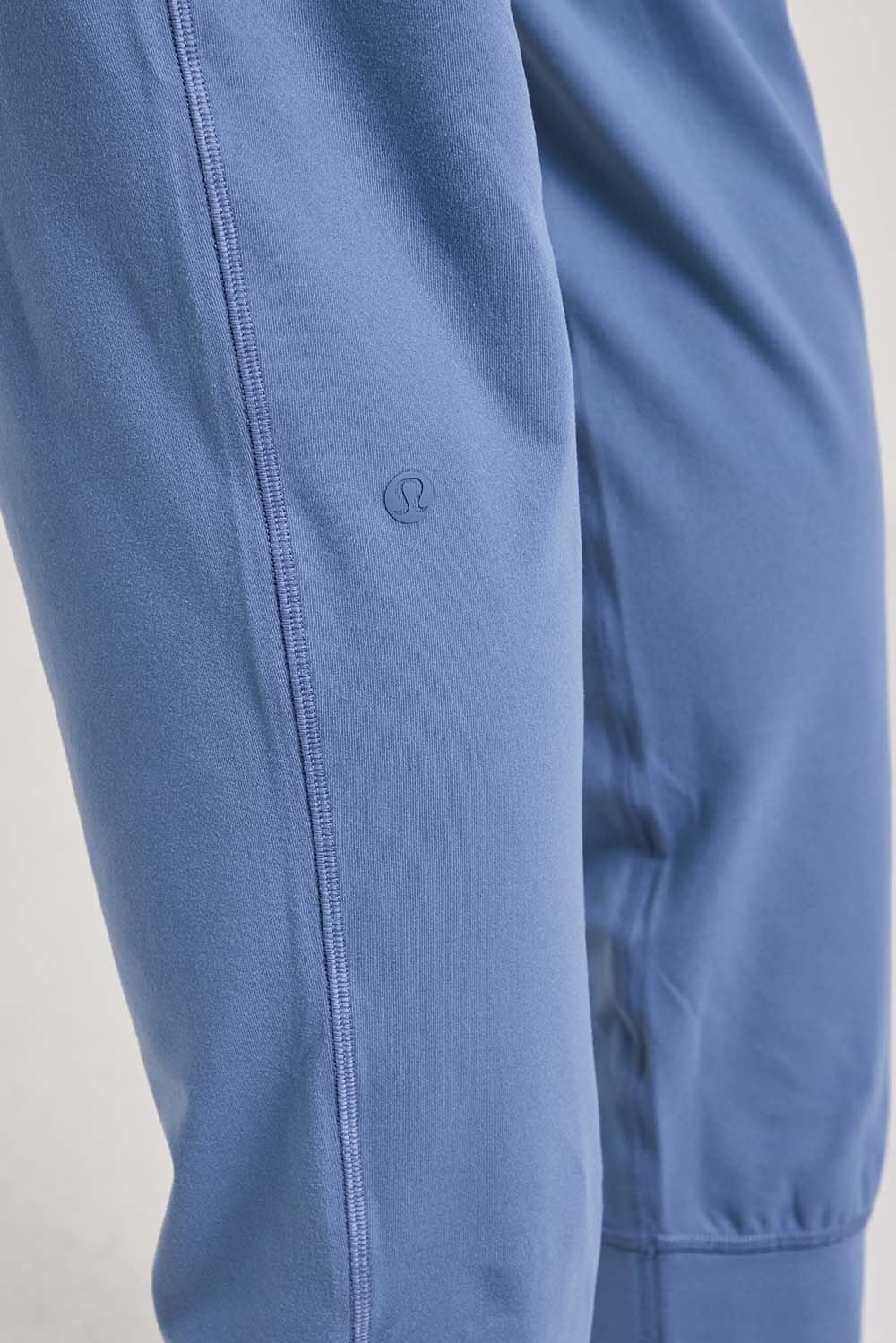 תמונת תקריב דוגמן של Soft Jersey Jogger Pant Regular