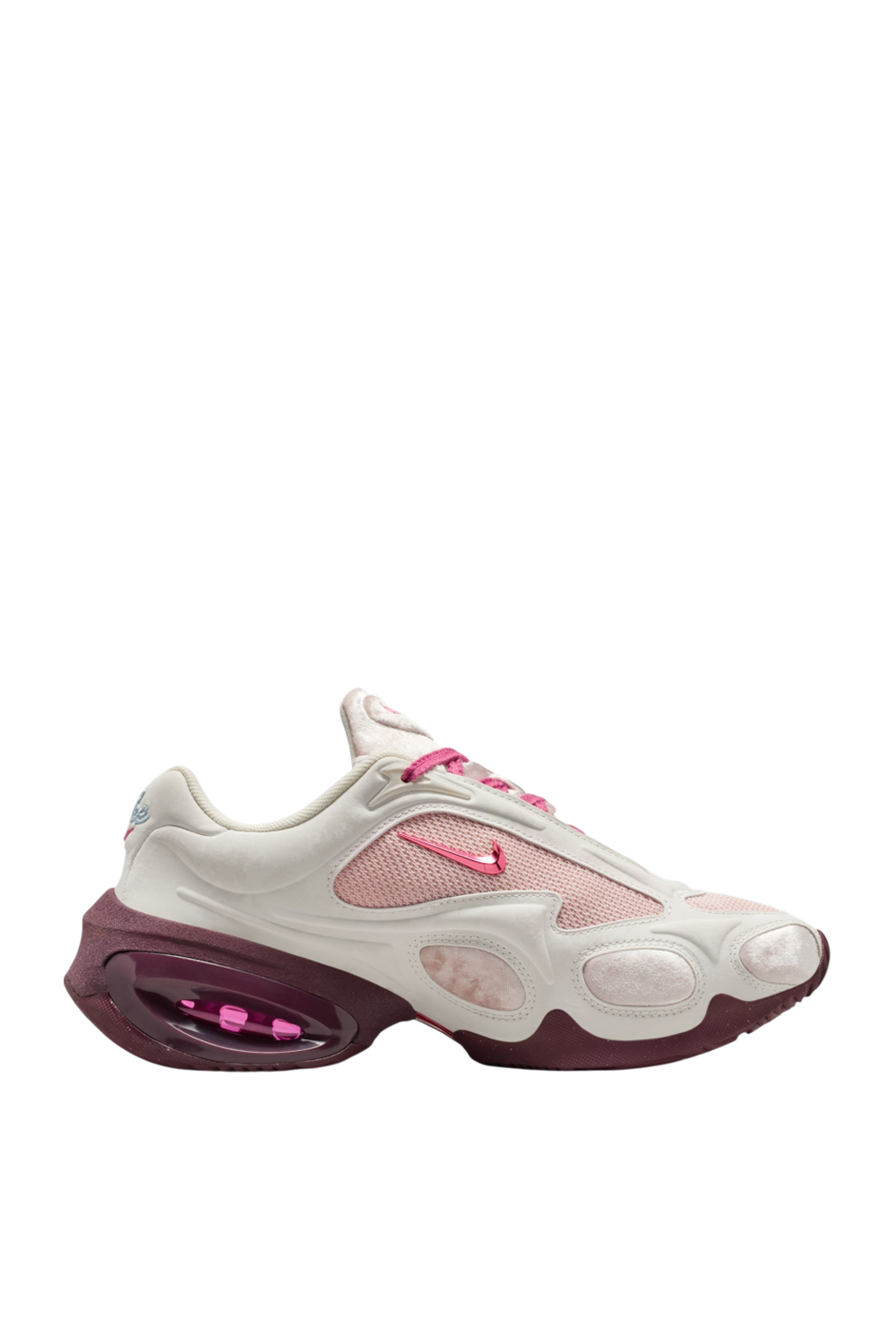 תמונה קידמית של נעלי סניקרס