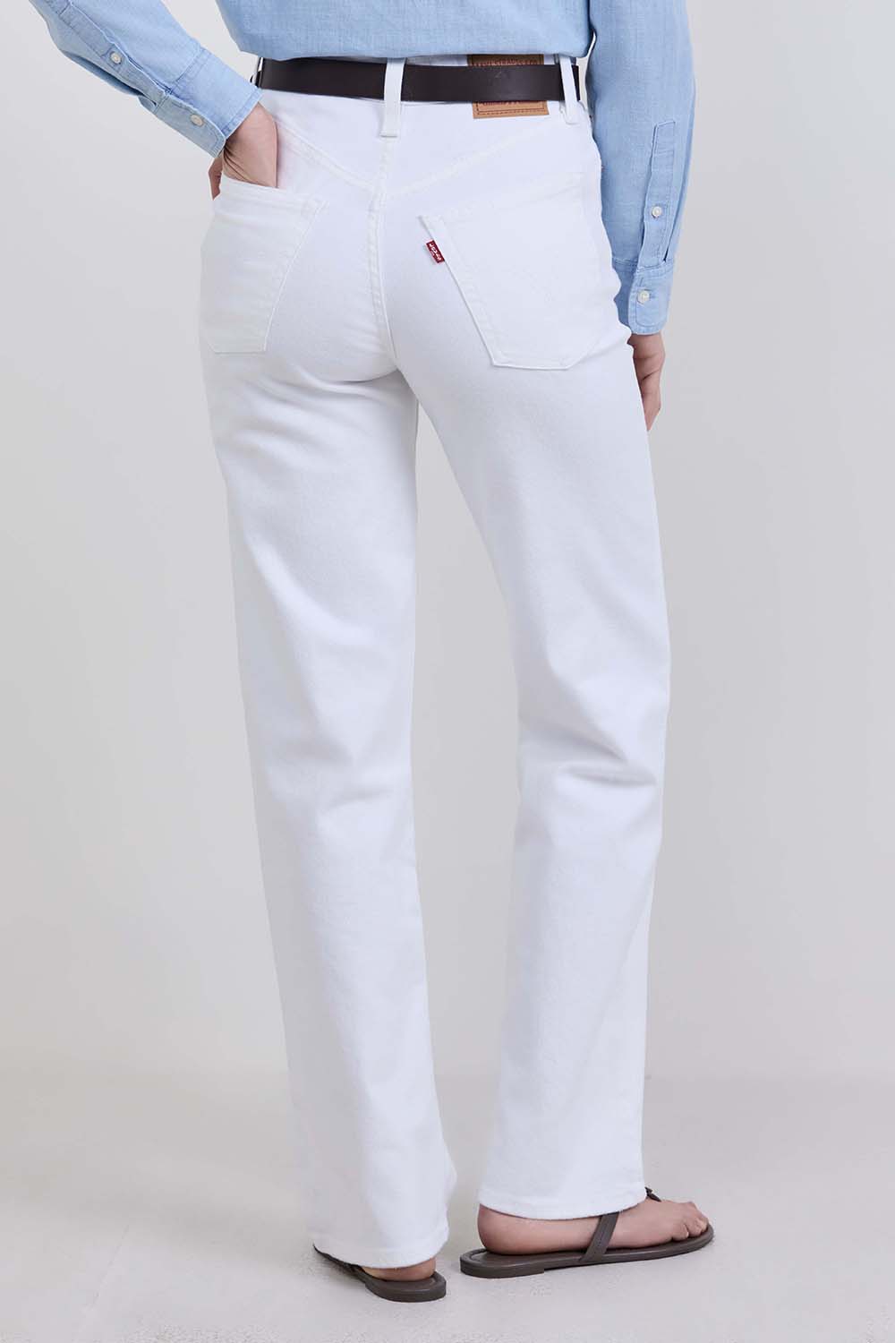 תמונת דוגמן אחורית של מכנסי ג'ינס ריבקייג