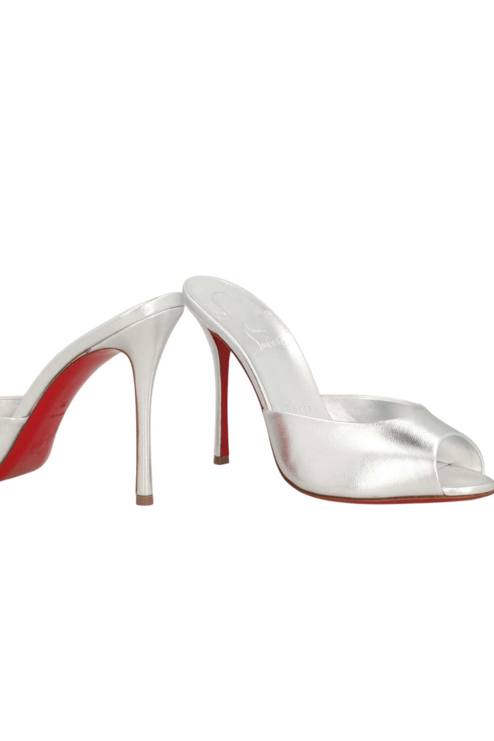 תמונת תקריב של נעלי עקב מי דולי