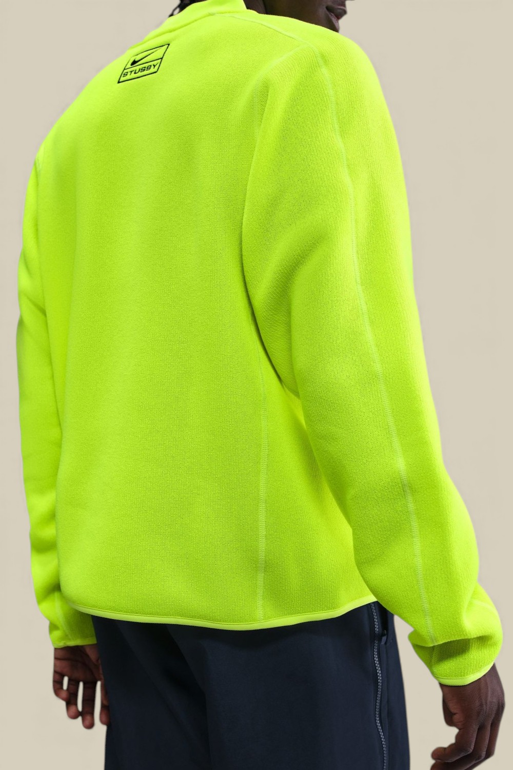 תמונת דוגמן אחורית של חולצת ג'רזי נייקי X סטוסי