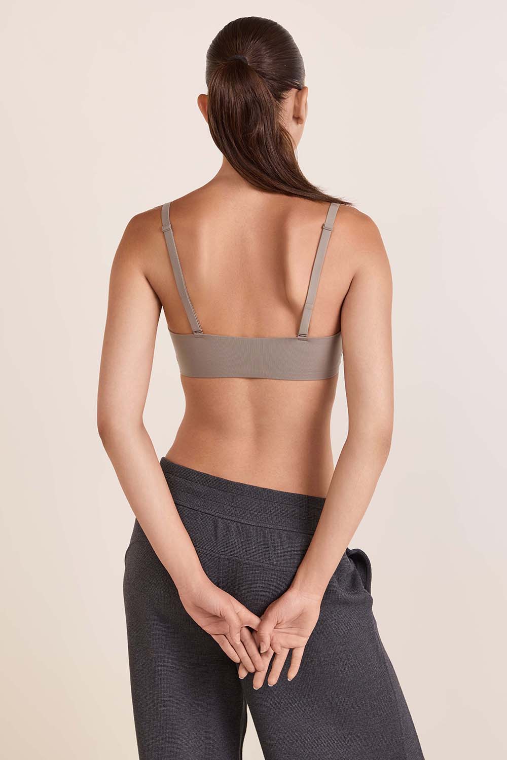 תמונת דוגמן אחורית של Nulu Adjustable Bra