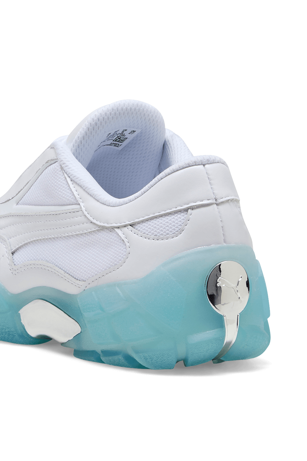 תמונת תקריב של פומה X סקפטה נעלי סניקרס