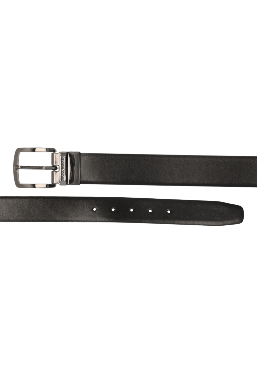 תמונת תקריב של חגורת עור דו־צדדית