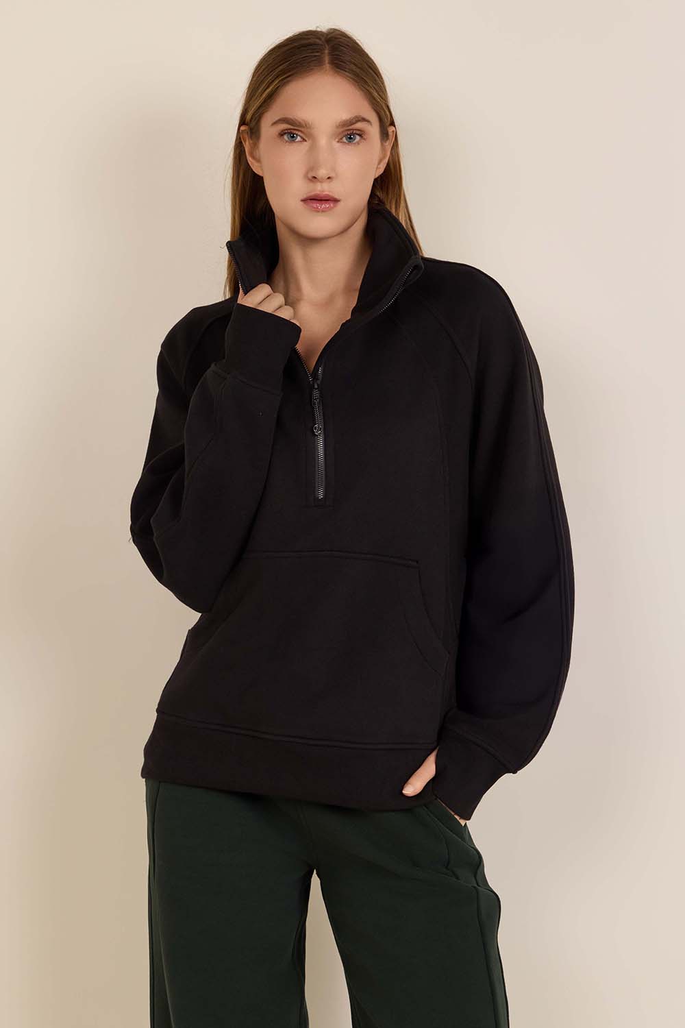 תמונת דוגמן קידמית של Scuba Oversized Funnel-Neck Half Zip
