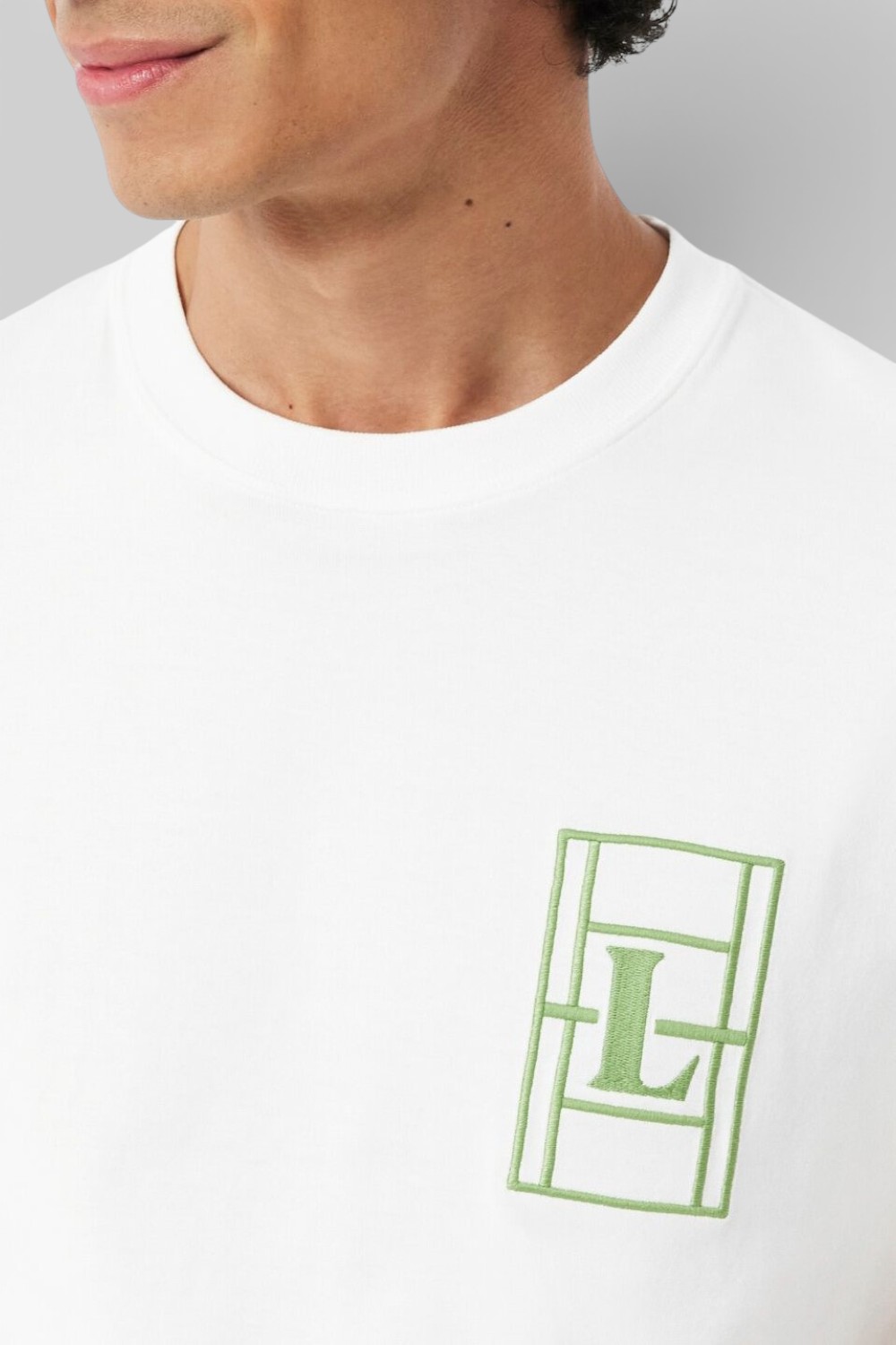 תמונת תקריב דוגמן של חולצת טי