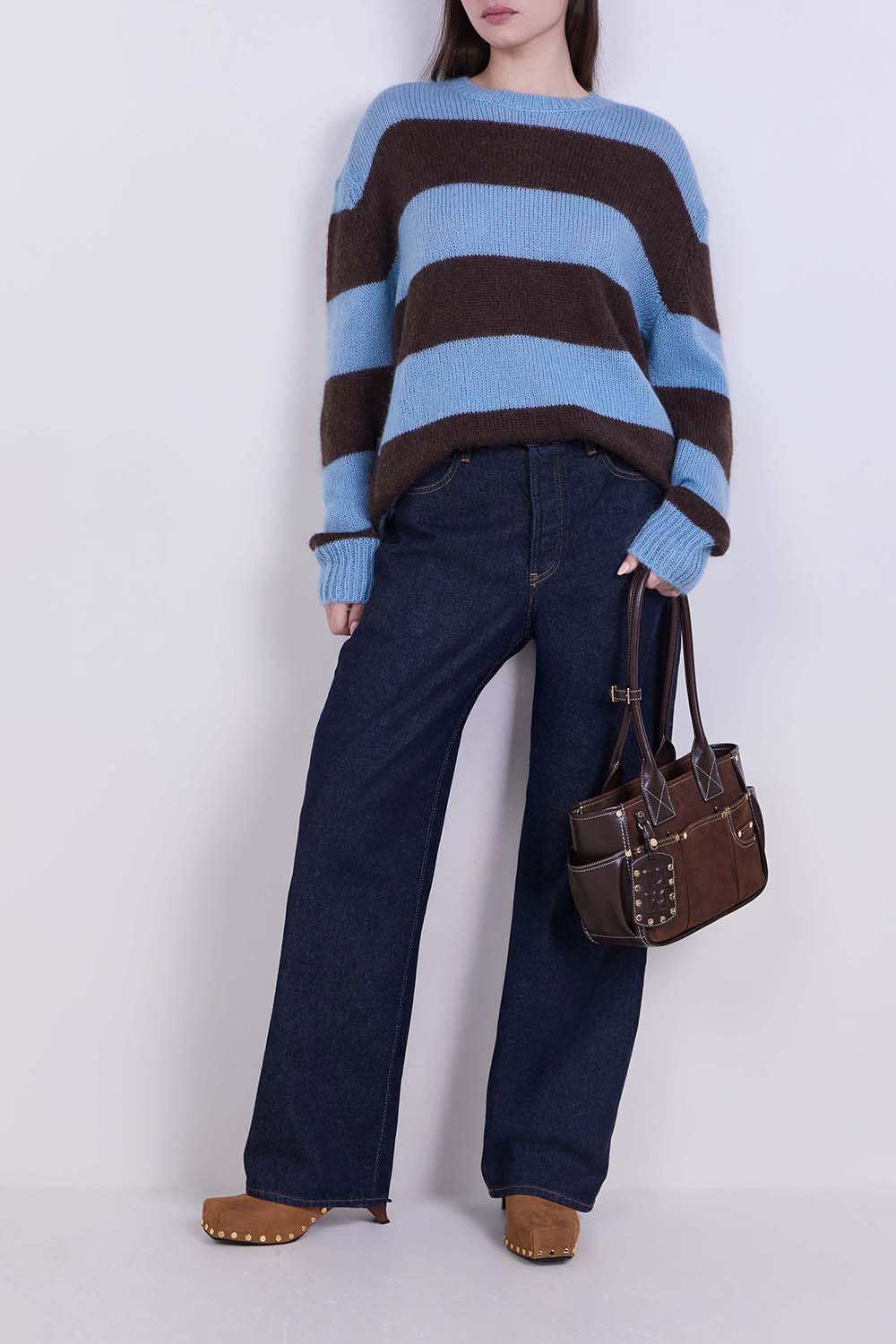 תמונת דוגמן קידמית של כפכפי מיול