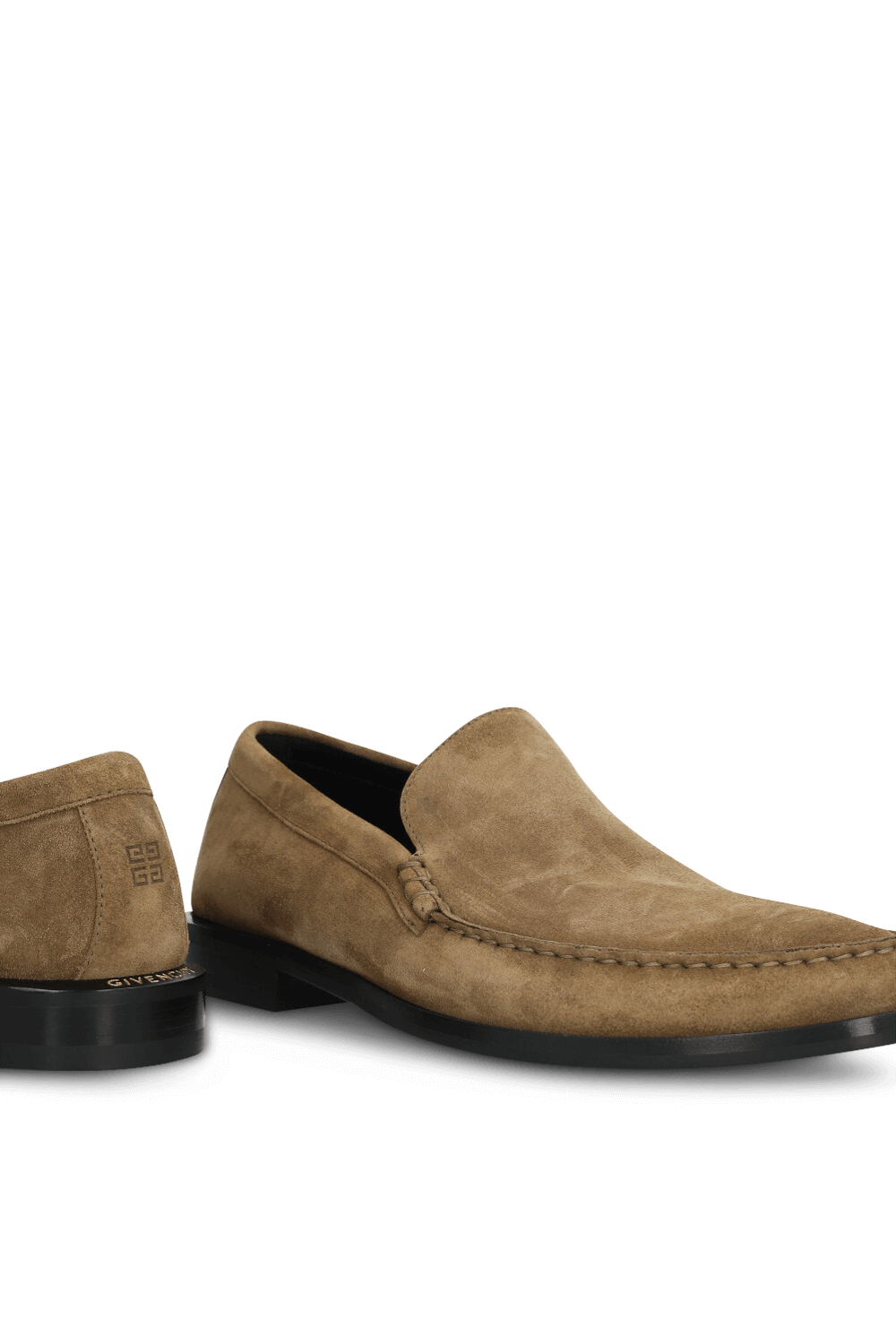 תמונת תקריב של נעלי מוקסינים