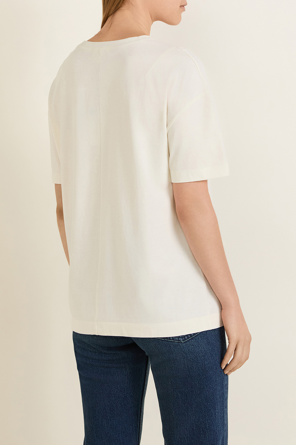 תמונת דוגמן אחורית של חולצת טי