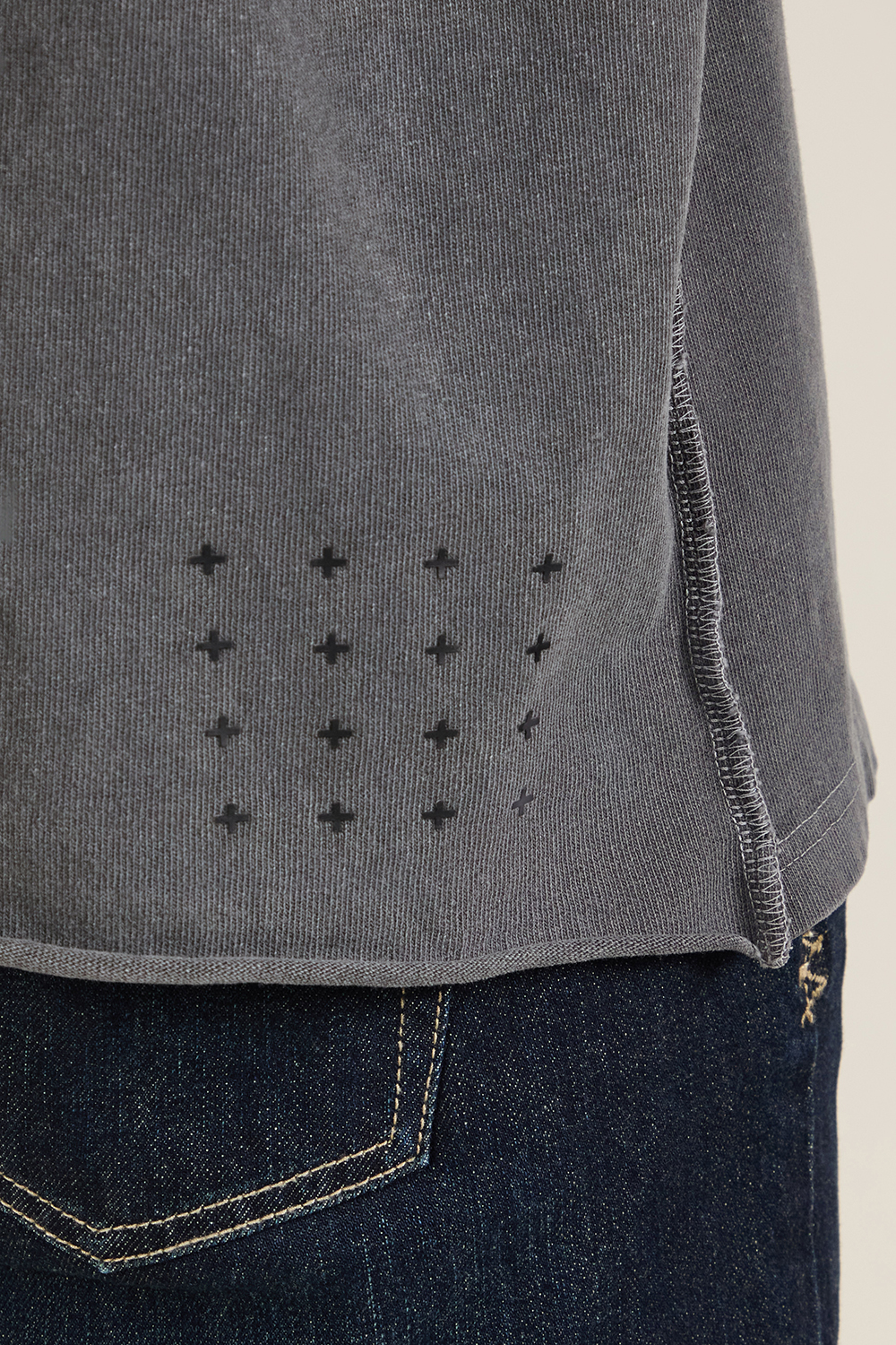 תמונת דוגמן אחורית של חולצת טי