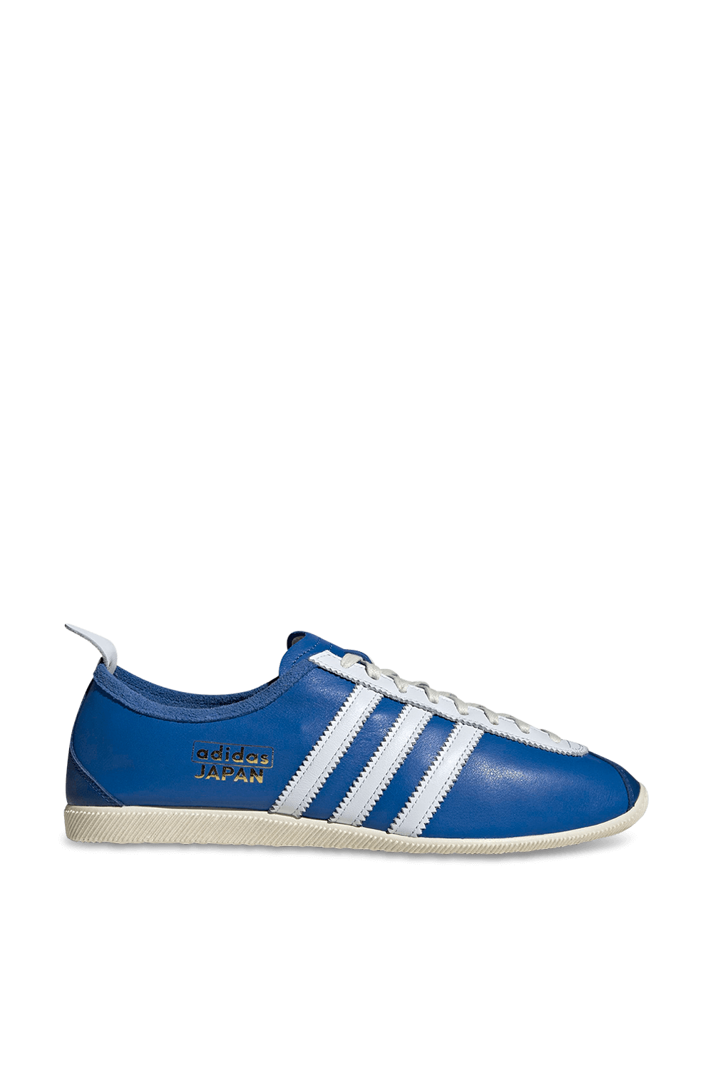 תמונה קידמית של נעלי סניקרס יפן