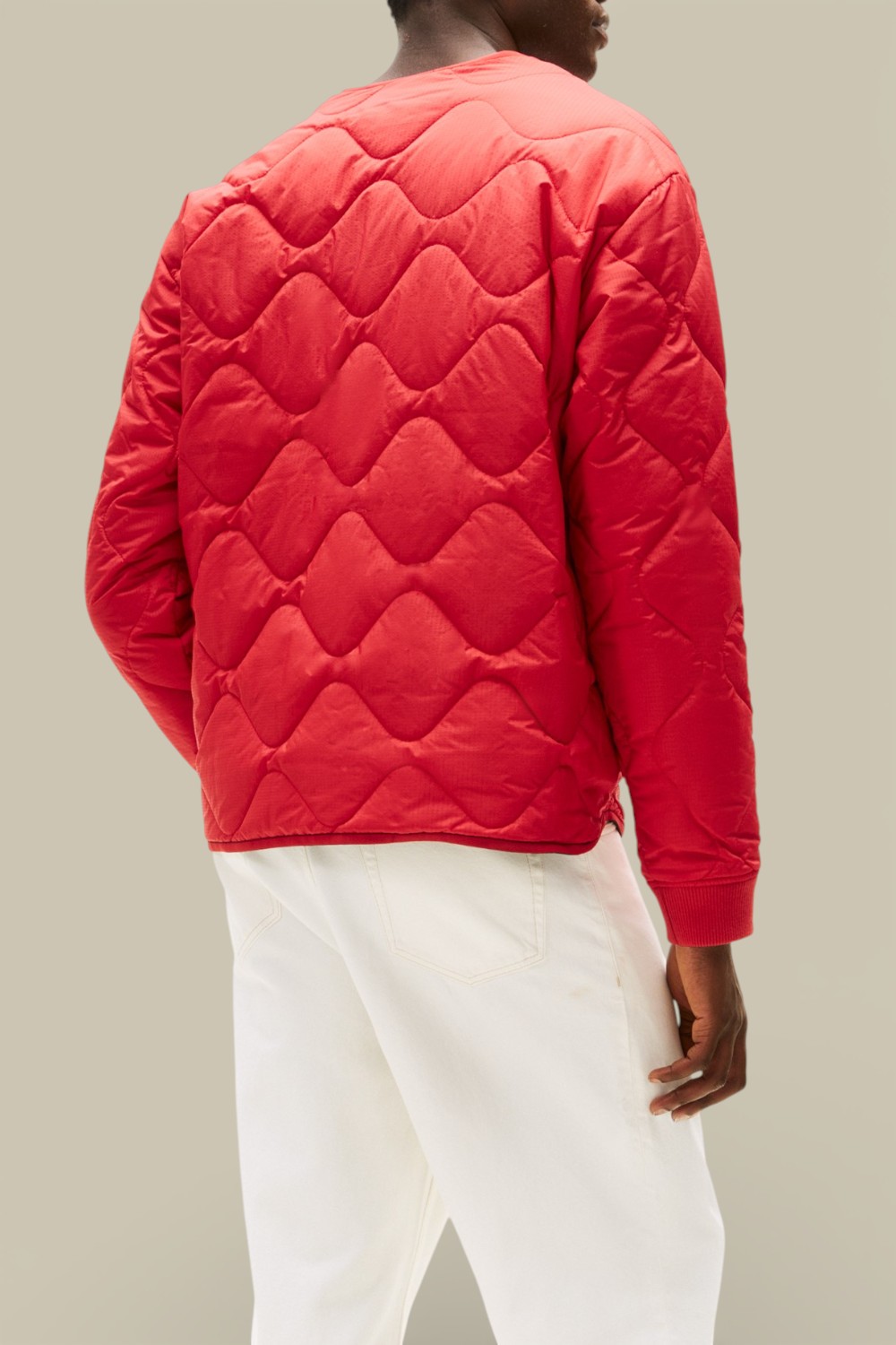 תמונת דוגמן אחורית של ז'קט דו צדדי