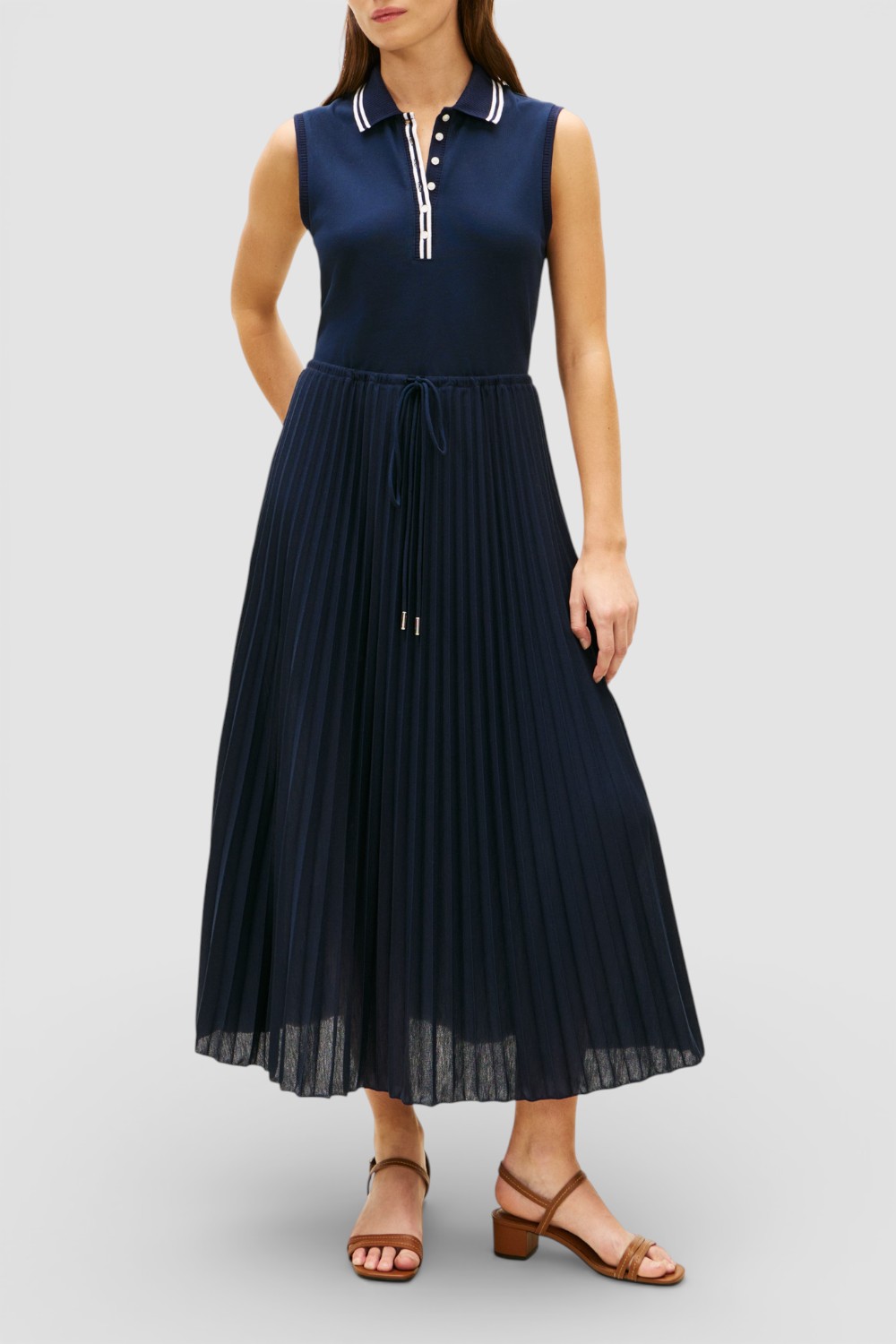 תמונת דוגמן קידמית של שמלת מקסי