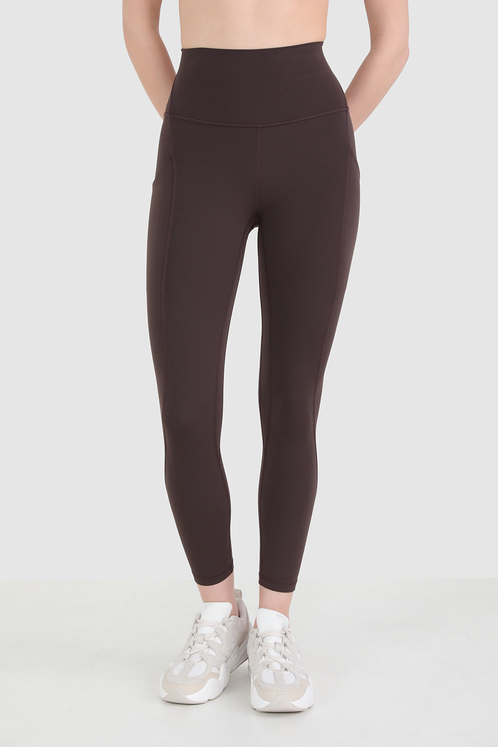 תמונת דוגמן קידמית של Align High-Rise Crop 23 *Pockets