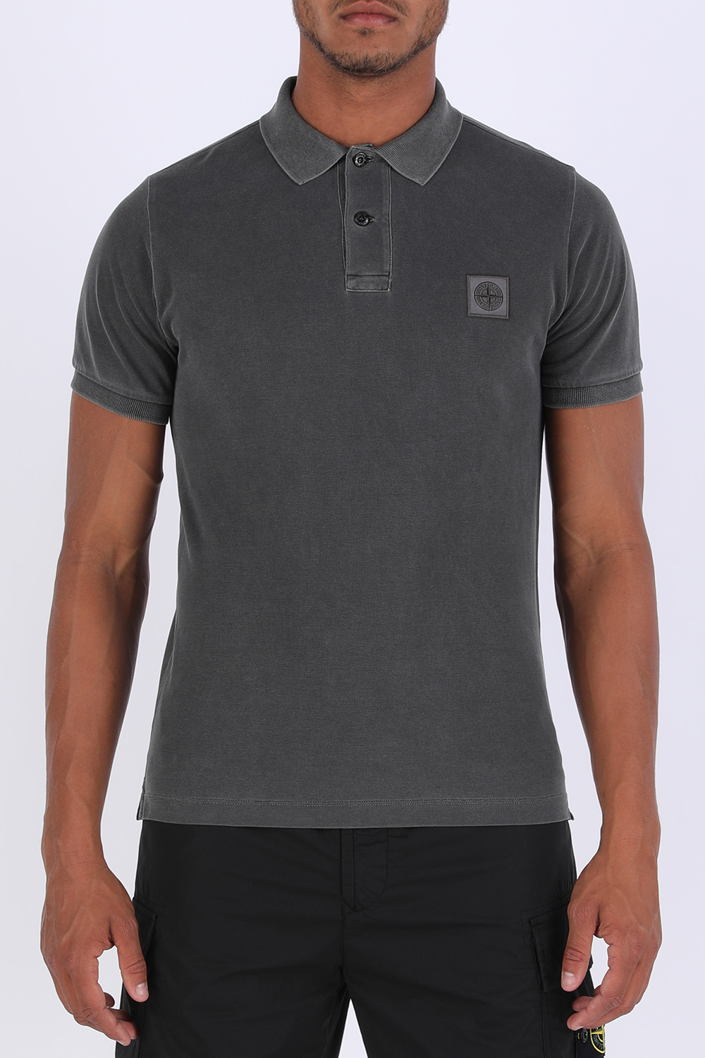 תמונת דוגמן קידמית של Classic Logo Polo Shirt in Black