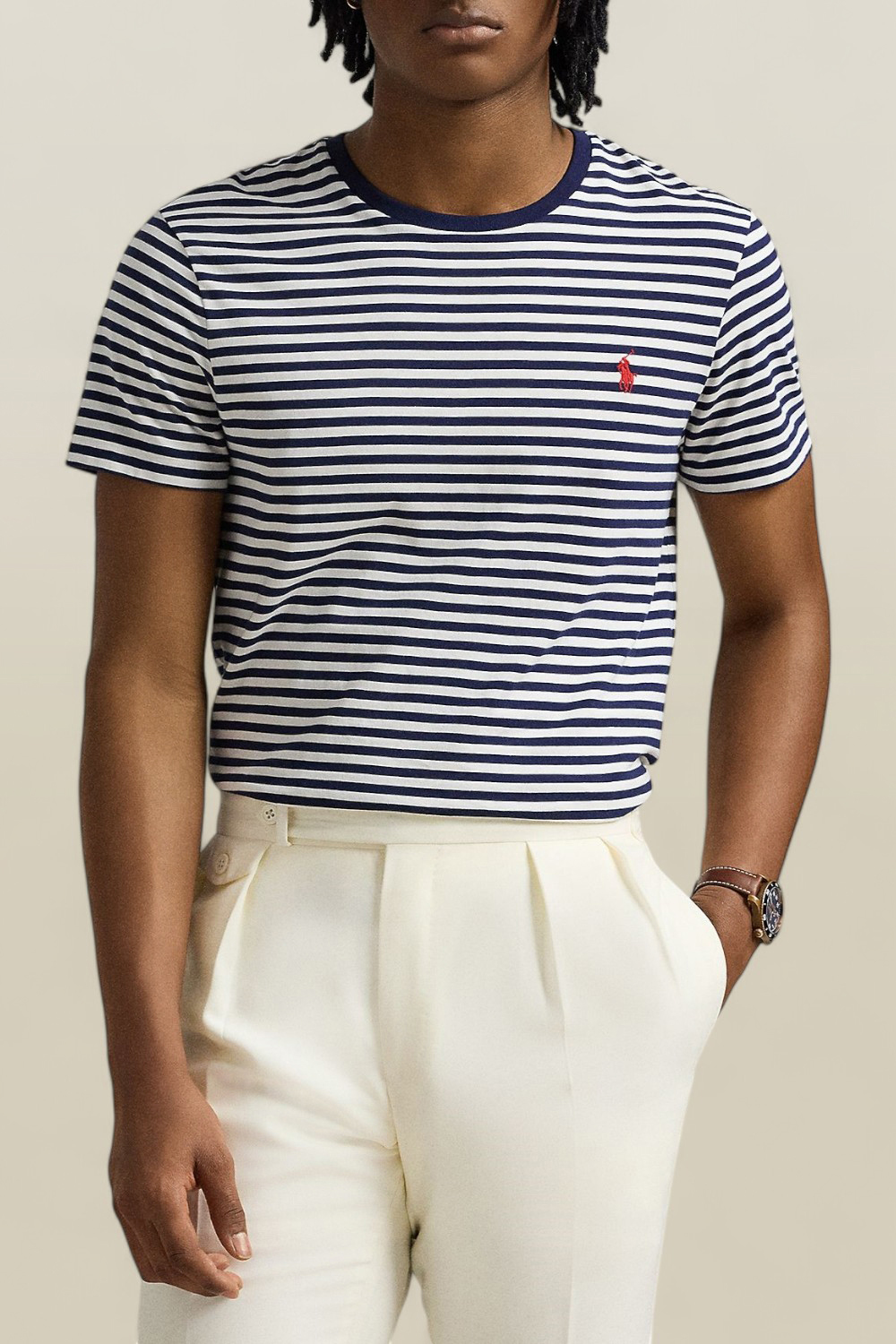 תמונת דוגמן קידמית של חולצת טי