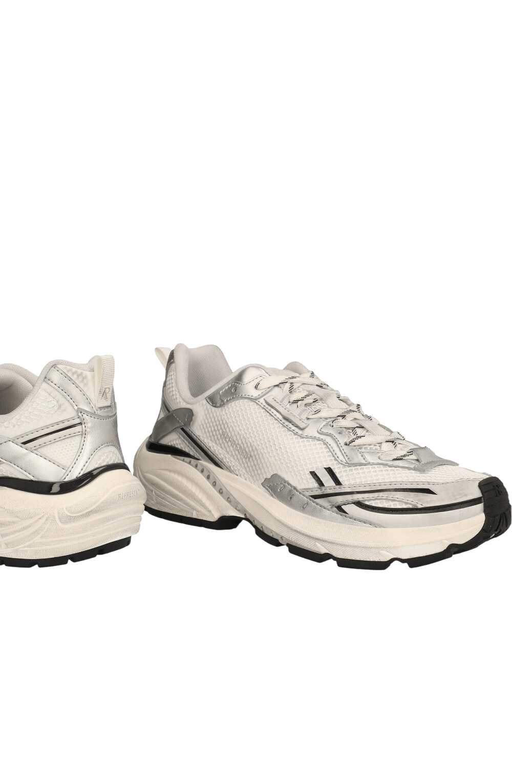 תמונת תקריב של נעלי סניקרס סטורם טורן