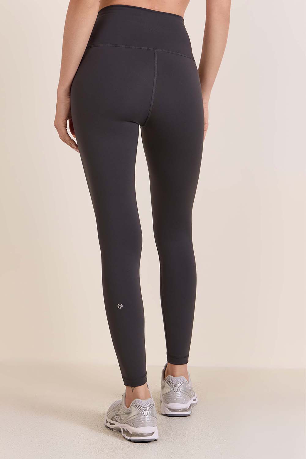 תמונת דוגמן אחורית של Wunder Train High-Rise Tight 25