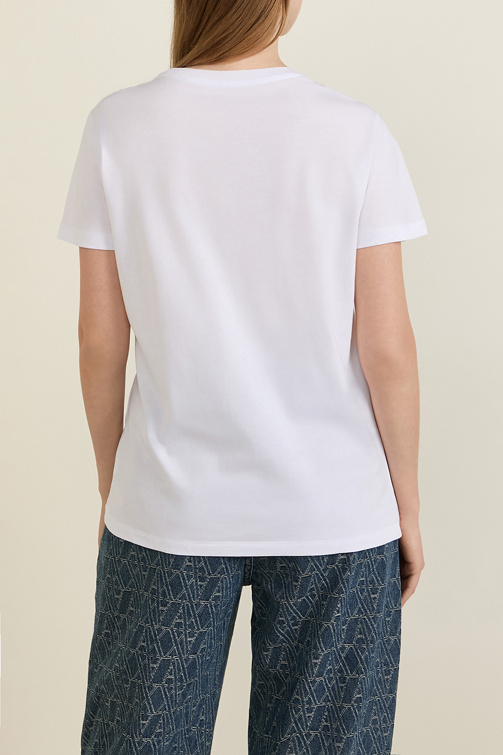 תמונת דוגמן אחורית של חולצת טי