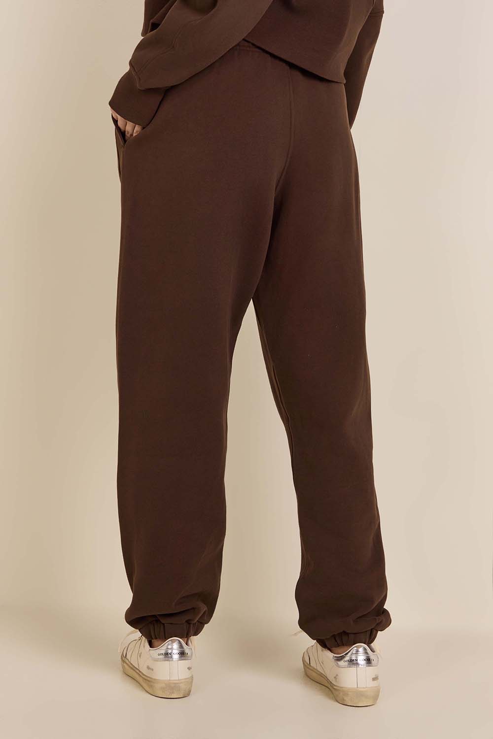 תמונת דוגמן אחורית של Scuba Mid-Rise Oversized Jogger Regular