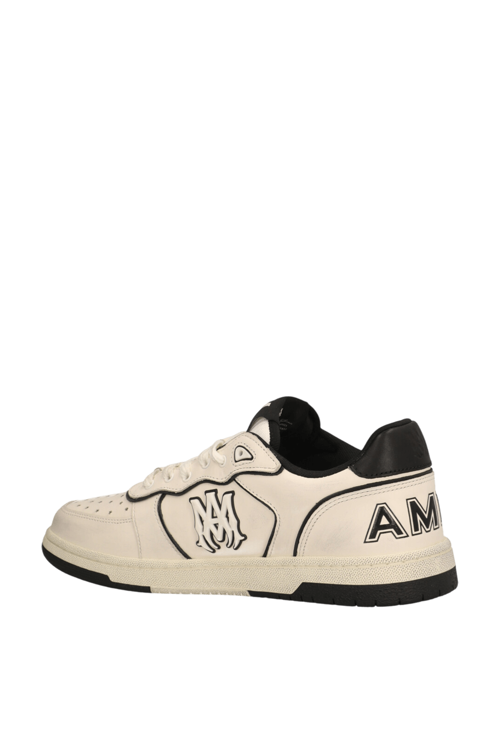 תמונה אחורית של נעלי סניקרס ניופורט