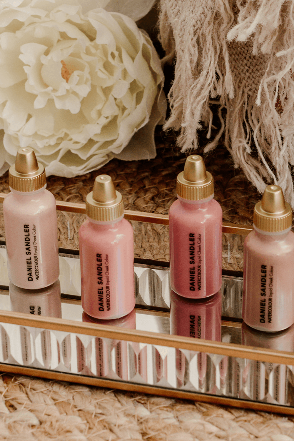 תמונת פנים של Watercolour Liquid Blush-Caress