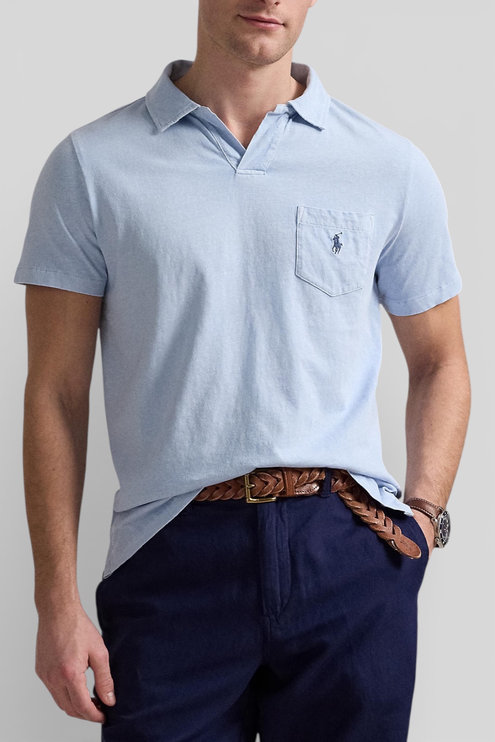 תמונת דוגמן קידמית של חולצת פולו