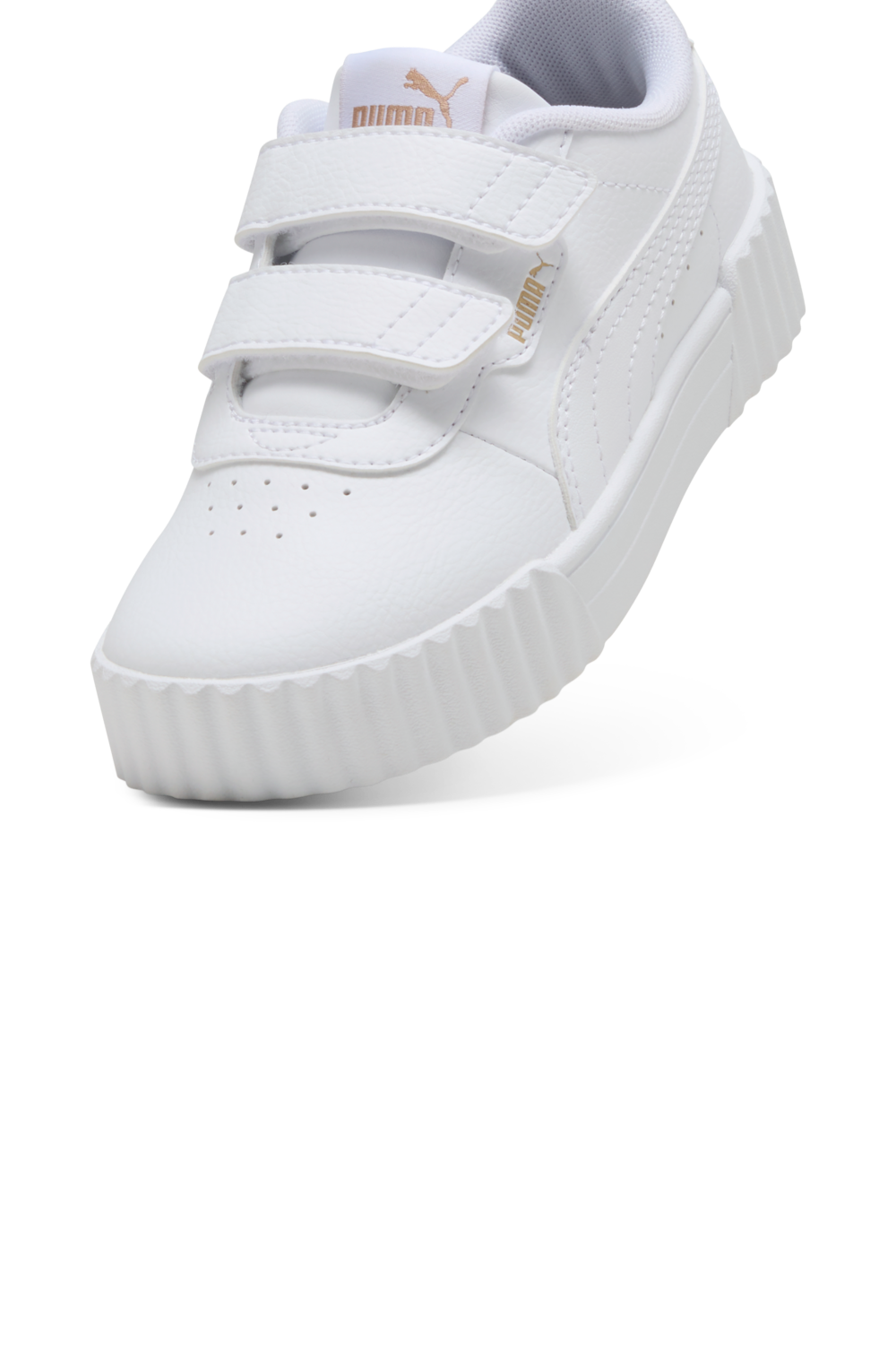 תמונת פנים של נעלי סניקרס